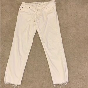 Universal thread white frayed crop jean
